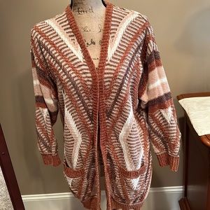 BKE WOMENS CARDIGAN SWEATER IN SZ MEDIUM…WORN ONE TIME…NICE!!!